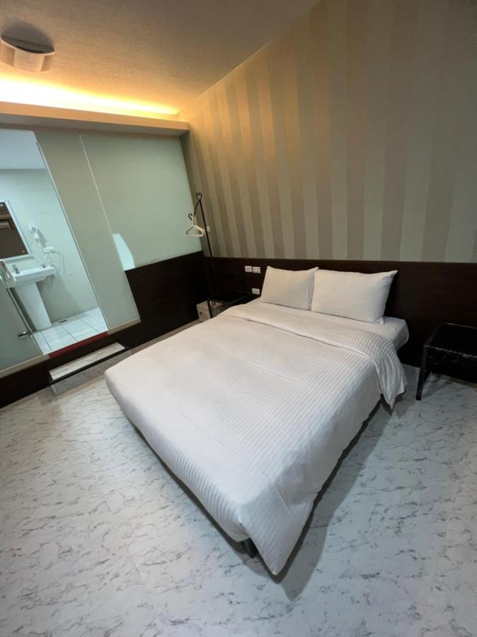苓旅萬年-LIN INN Wan Nian Taipei Bagian luar foto