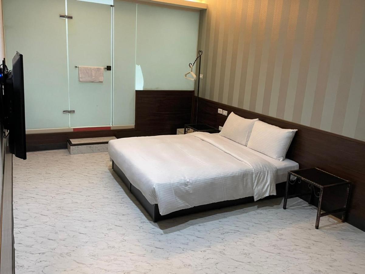 苓旅萬年-LIN INN Wan Nian Taipei Bagian luar foto