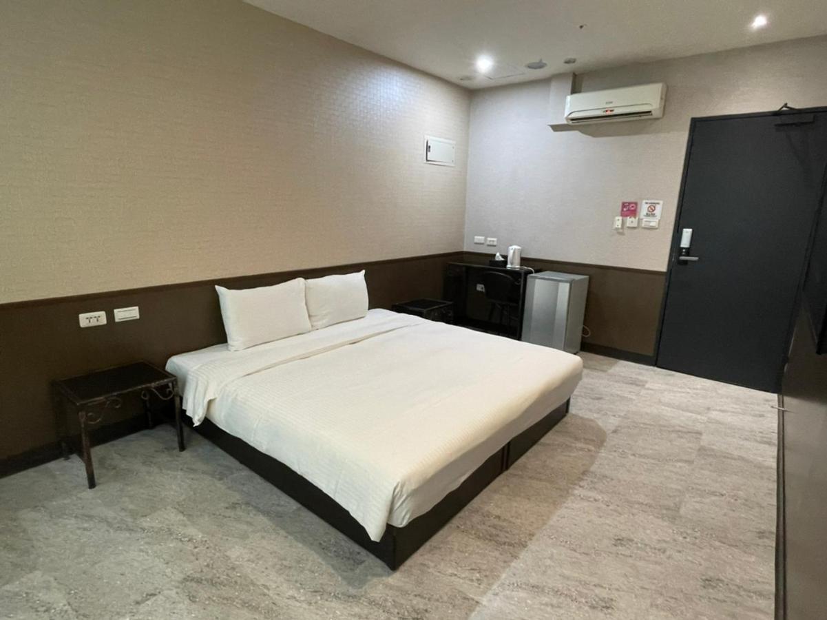 苓旅萬年-LIN INN Wan Nian Taipei Bagian luar foto